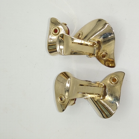 Vintage Gold Tone Twist Clip-On Earrings with Onyx, Carnelian, and Citrine Stone - Picture 6 of 11